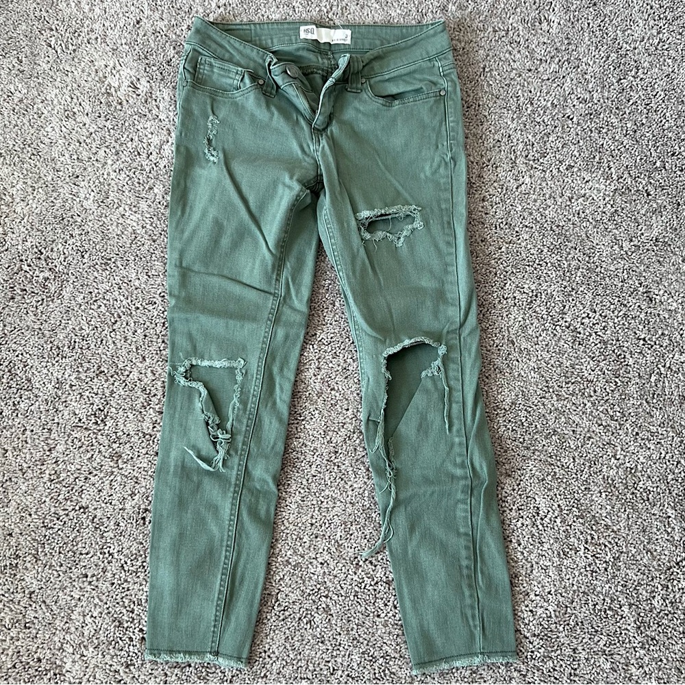 Green crop pants
